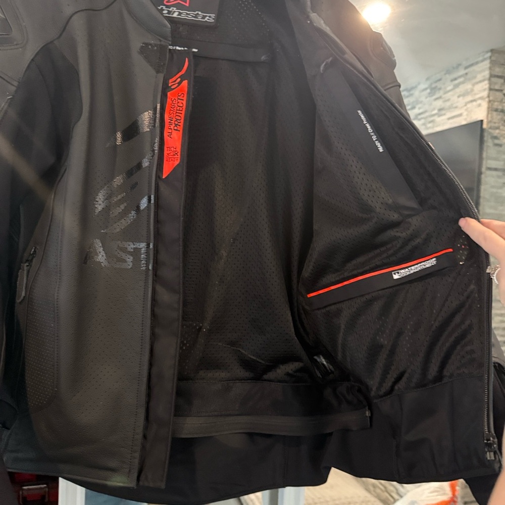 Alpinestars Black Performance Motorcycle Jacket - Picture 4 of 5